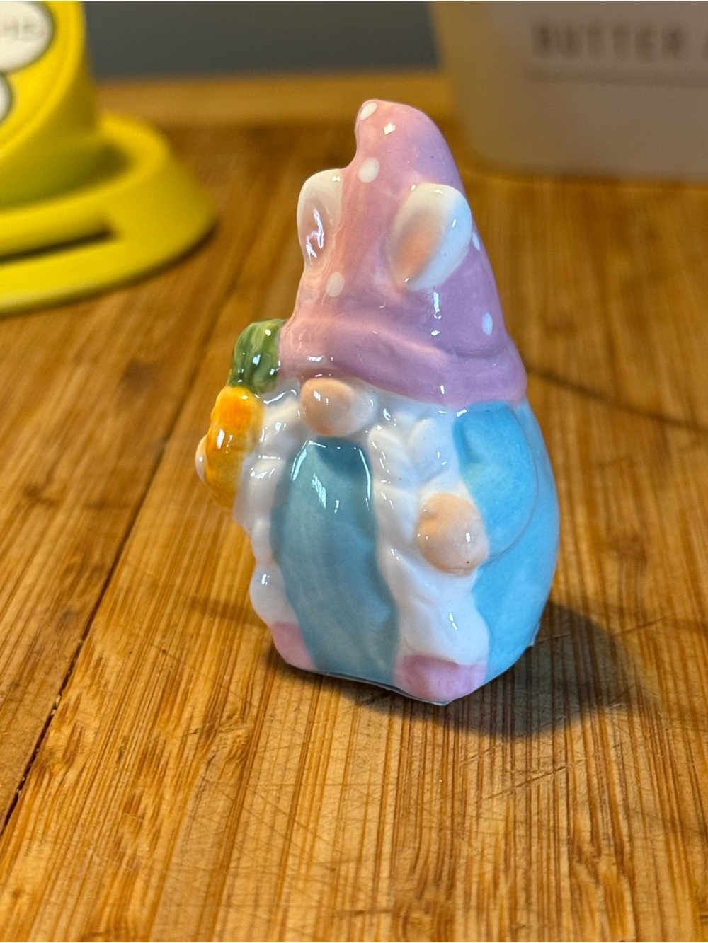 Cracker Barrel Spring Gnome Salt Pepper Shaker Pastel Colors